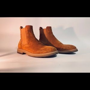 Brown Suede Chelsea boots